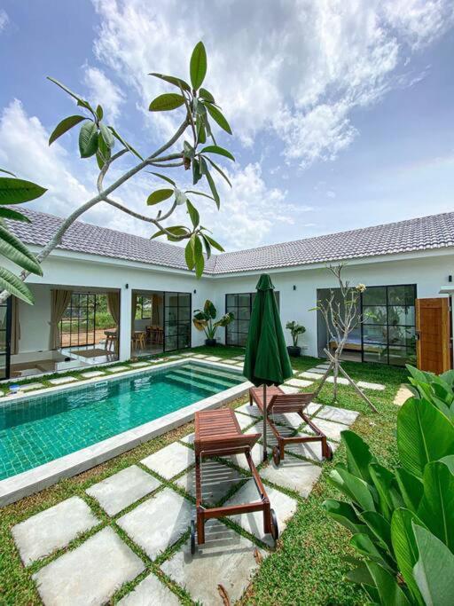 Allure Villa Cempaka Private Pool Kuantan Buitenkant foto